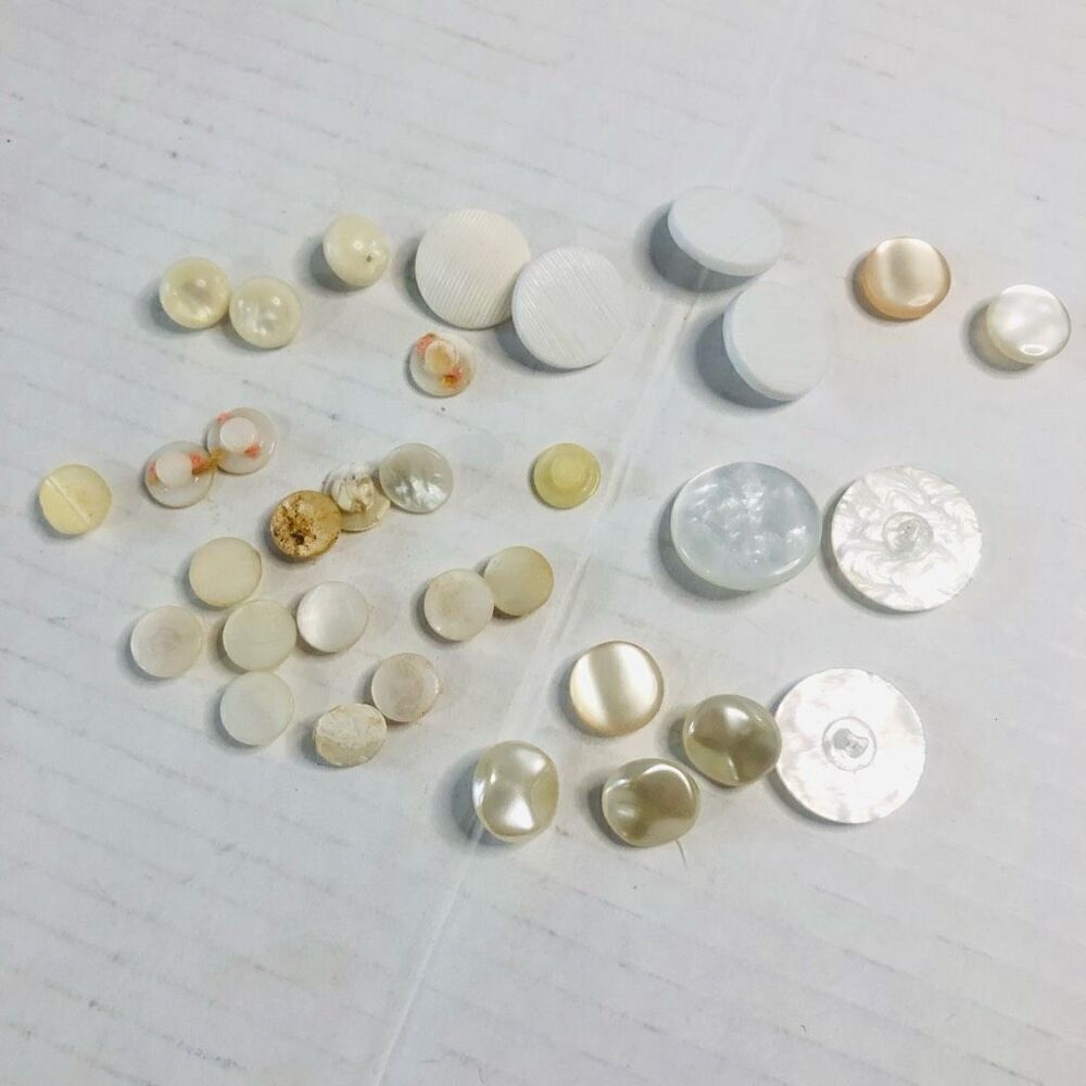 vintage mixed lot of white‎ buttons round assorted sizes shank backs